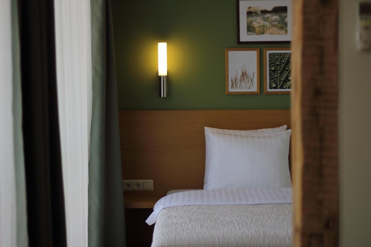 Hotel Kolumbs Liepāja Kültér fotó