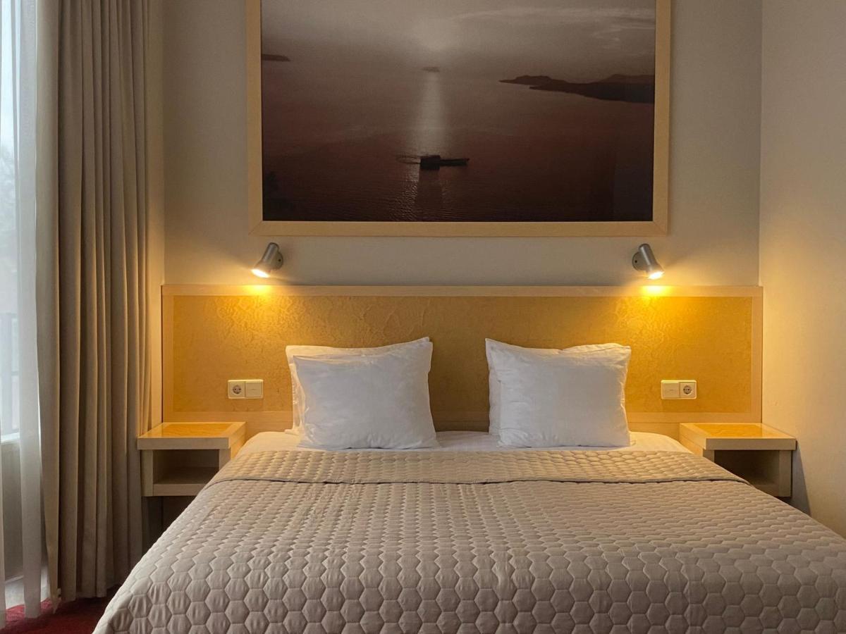 Hotel Kolumbs Liepāja Kültér fotó