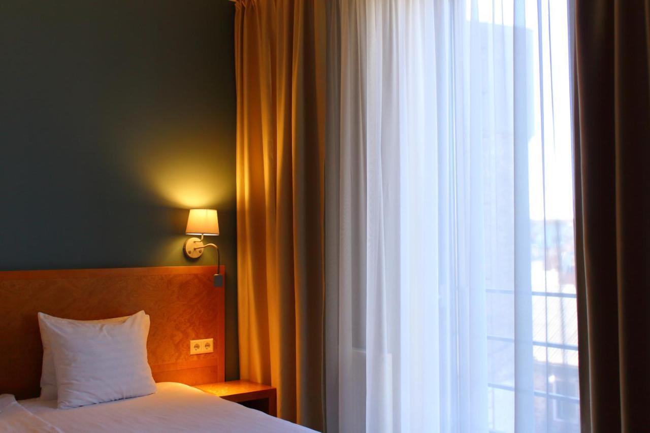 Hotel Kolumbs Liepāja Kültér fotó