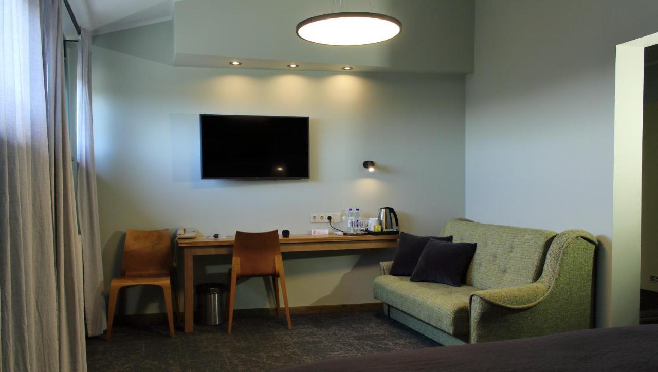 Hotel Kolumbs Liepāja Kültér fotó