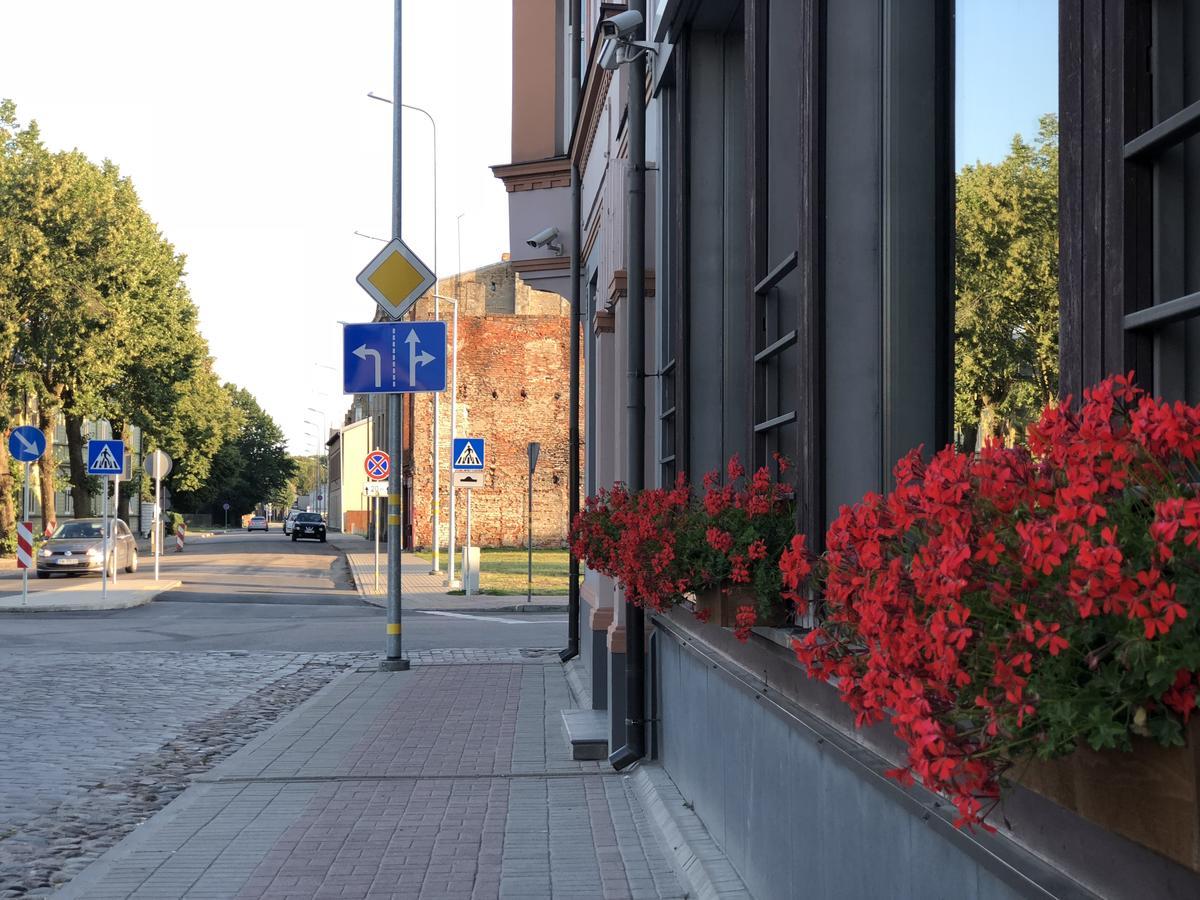 Hotel Kolumbs Liepāja Kültér fotó